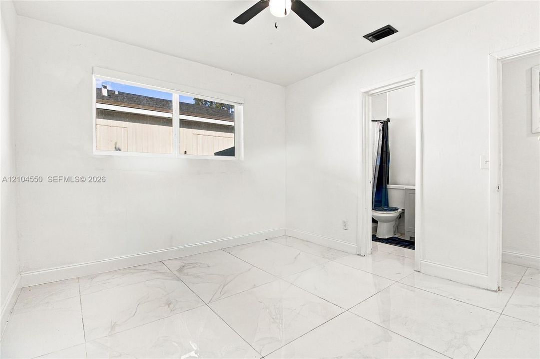 En Venta: $750,000 (5 camas, 4 baños, 1120 Pies cuadrados)