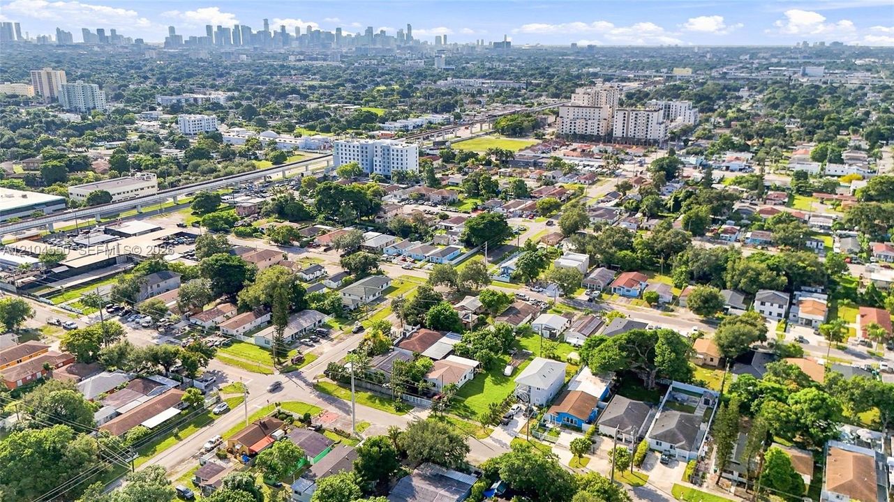En Venta: $750,000 (5 camas, 4 baños, 1120 Pies cuadrados)