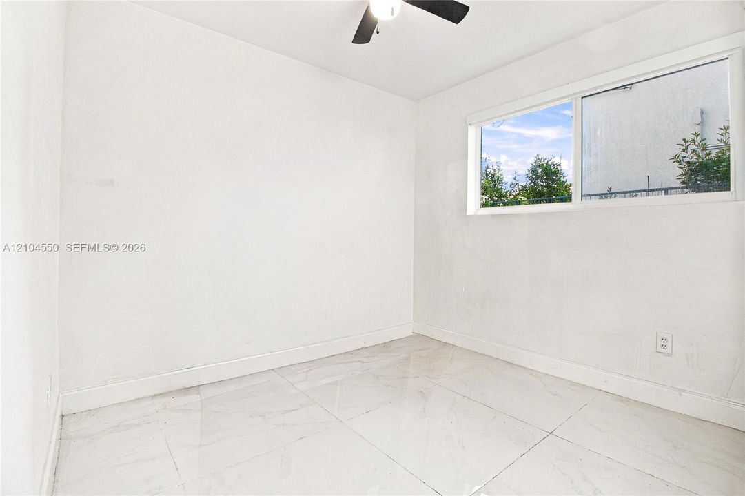 En Venta: $750,000 (5 camas, 4 baños, 1120 Pies cuadrados)