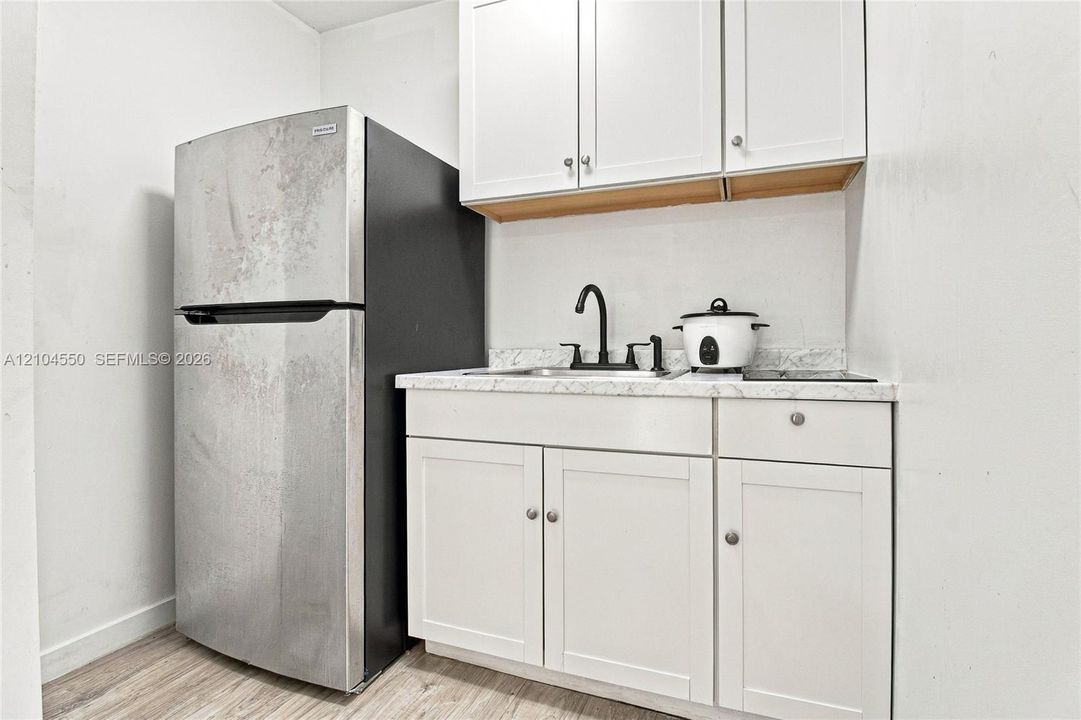 En Venta: $750,000 (5 camas, 4 baños, 1120 Pies cuadrados)
