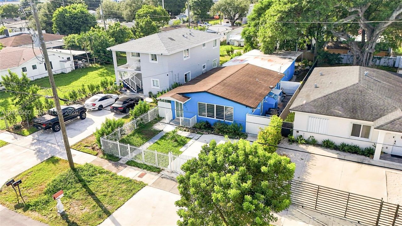 En Venta: $750,000 (5 camas, 4 baños, 1120 Pies cuadrados)