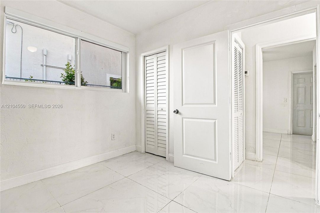 En Venta: $750,000 (5 camas, 4 baños, 1120 Pies cuadrados)