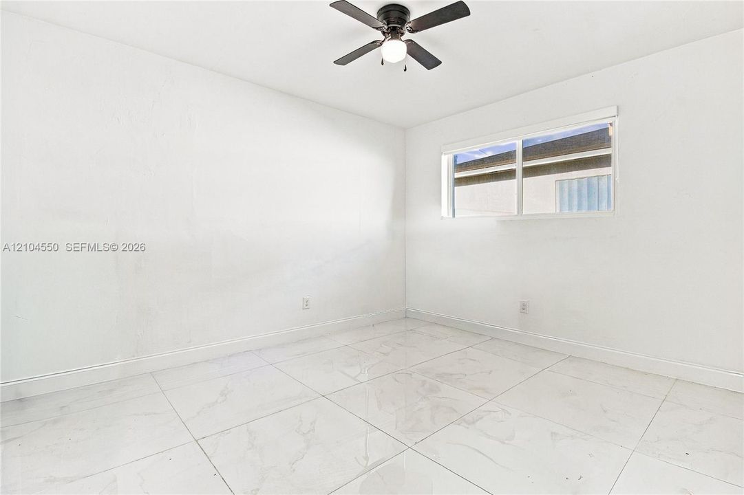 En Venta: $750,000 (5 camas, 4 baños, 1120 Pies cuadrados)