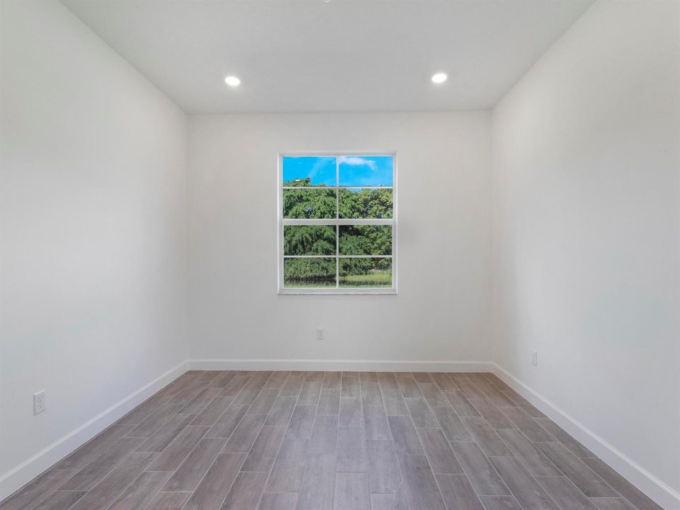 Guest Bedroom 1st Floor