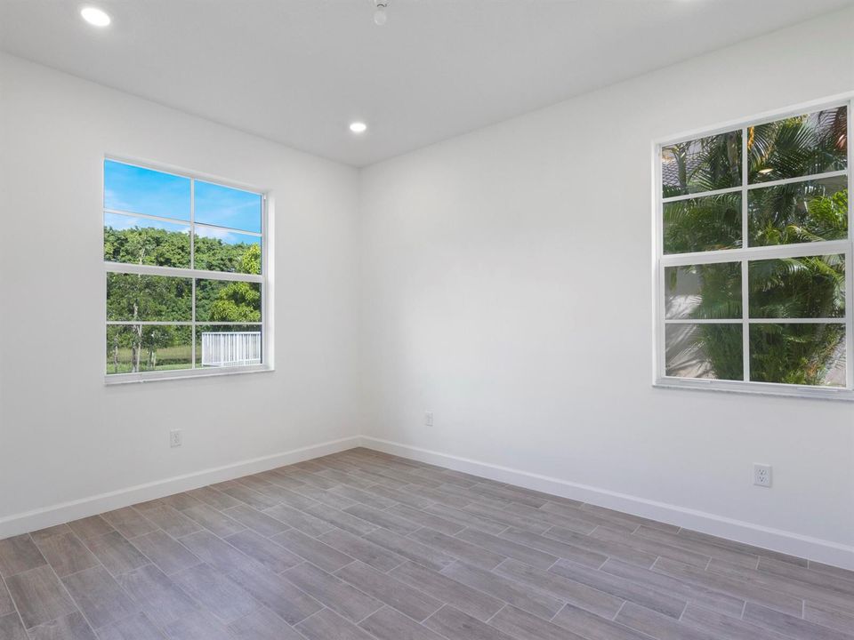 Guest Bedroom 1st Floor