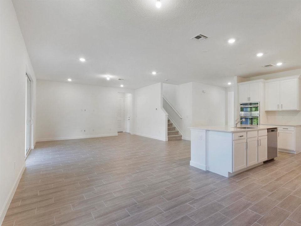 Dining to Family and Kitchen