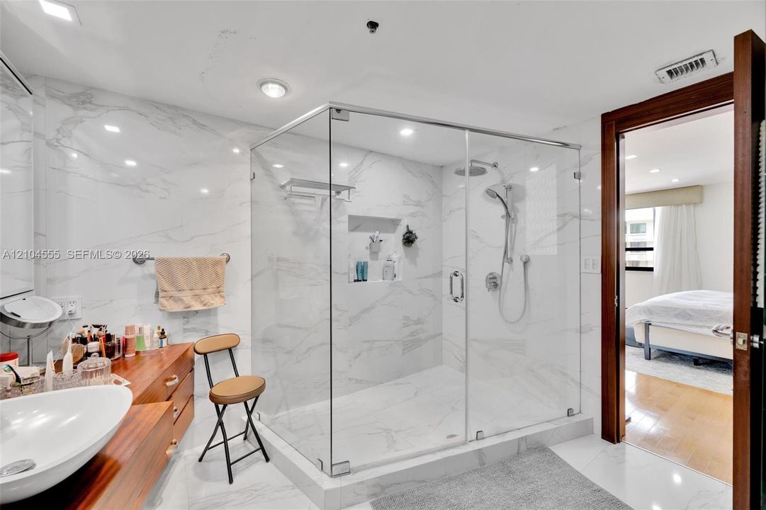 En Venta: $1,500,000 (2 camas, 2 baños, 1967 Pies cuadrados)