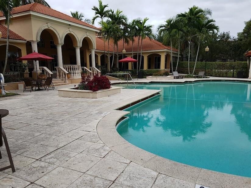 community pool (1)