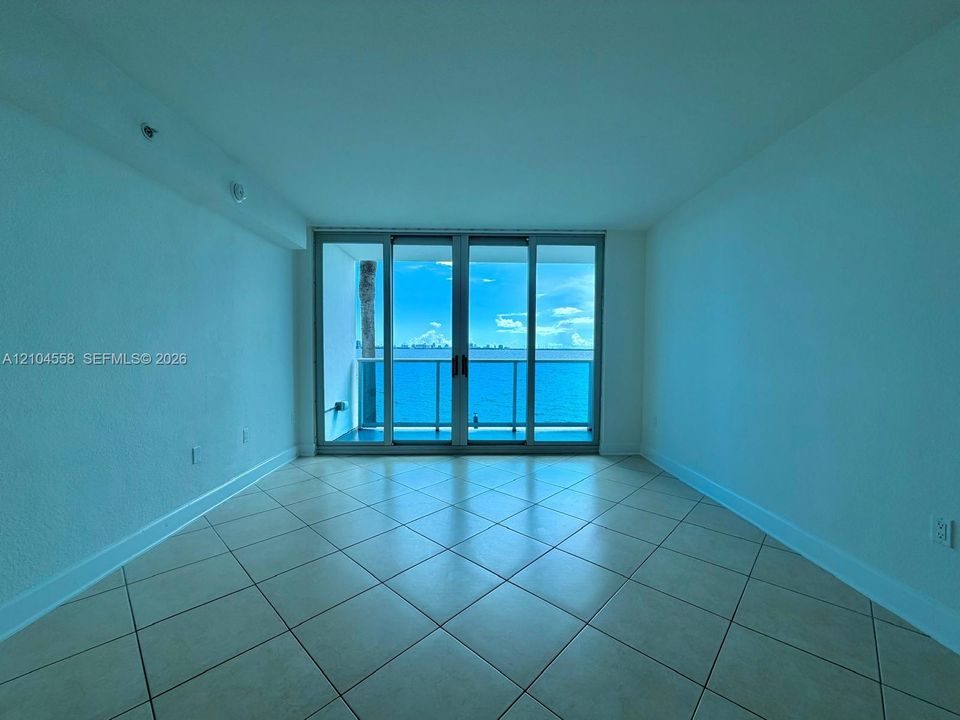 В аренду: $2,605 (1 спален, 1 ванн, 925 Квадратных фут)