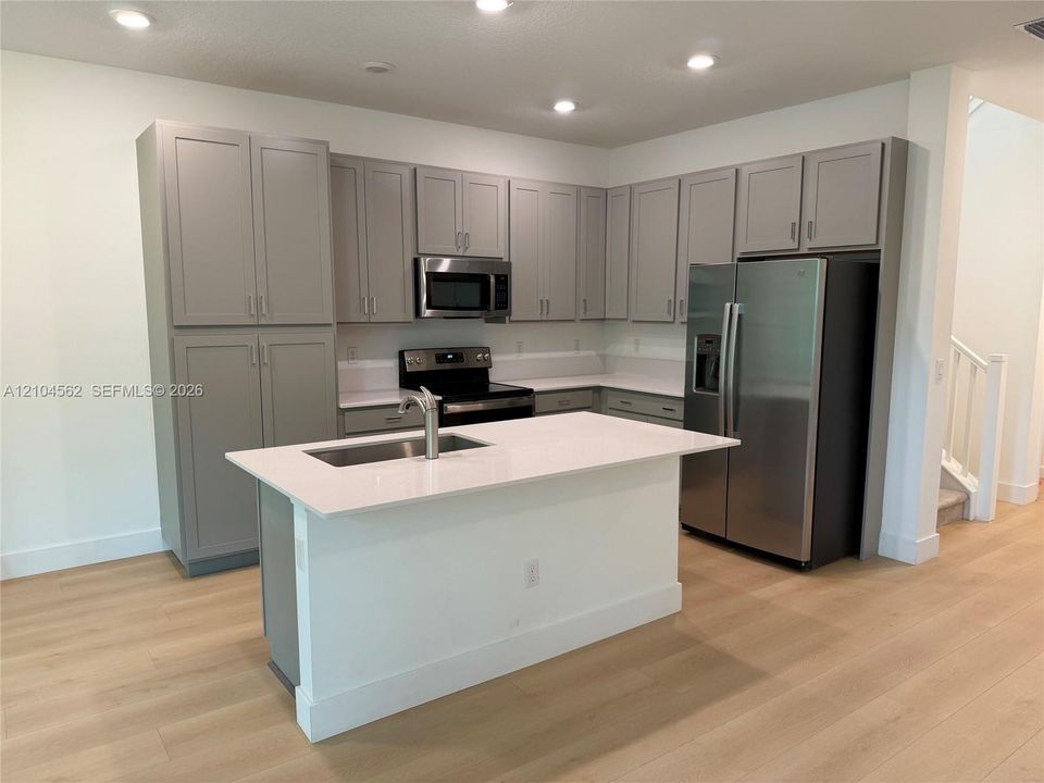 For Rent: $3,350 (3 beds, 2 baths, 1708 Square Feet)