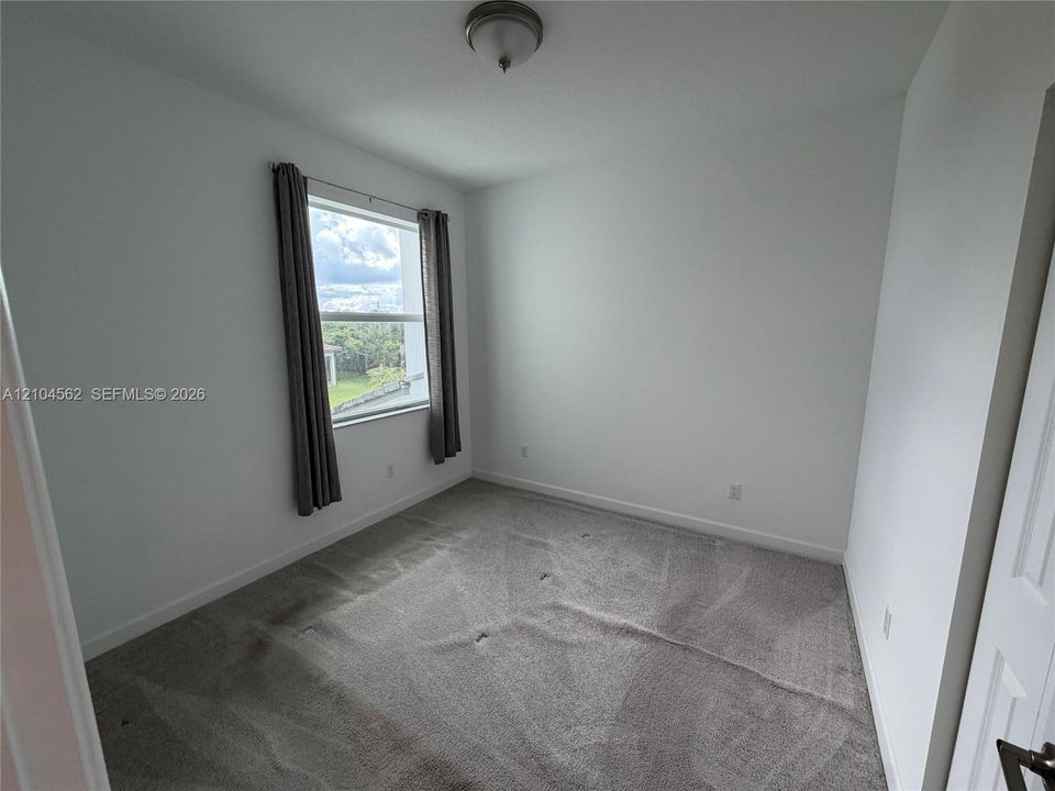 For Rent: $3,350 (3 beds, 2 baths, 1708 Square Feet)