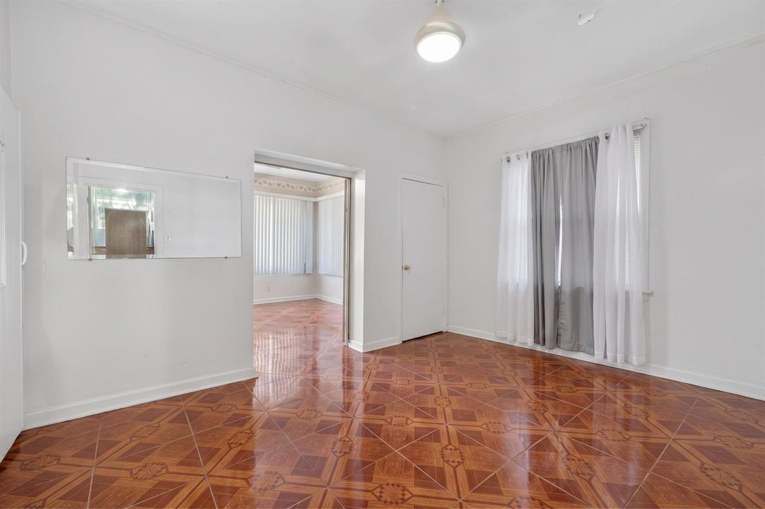 52126thstreet-043