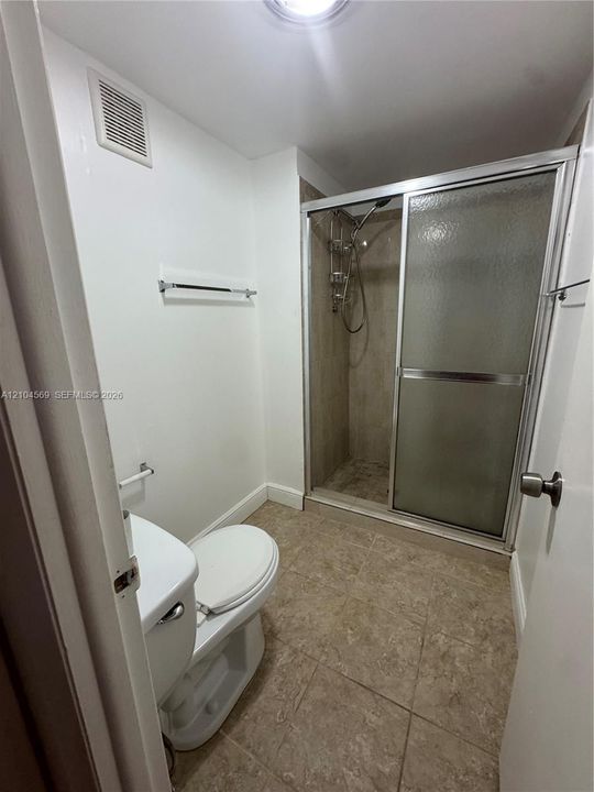 В аренду: $2,400 (2 спален, 2 ванн, 1235 Квадратных фут)