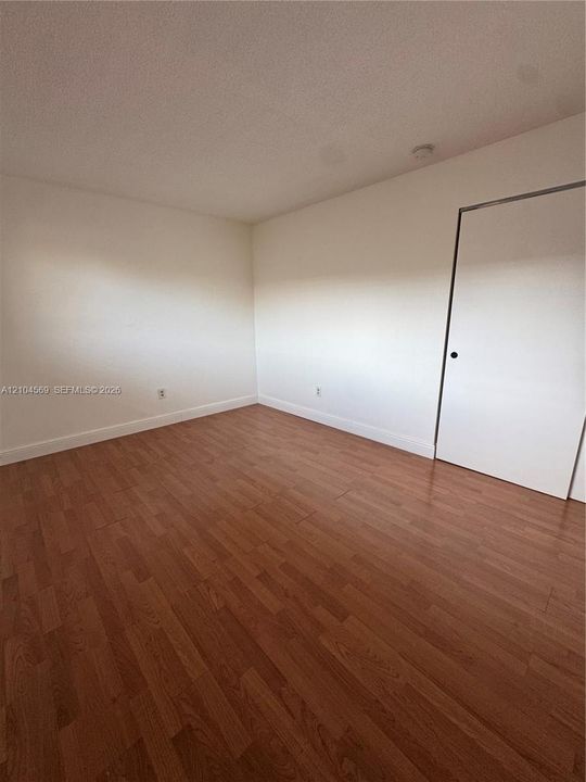 В аренду: $2,400 (2 спален, 2 ванн, 1235 Квадратных фут)