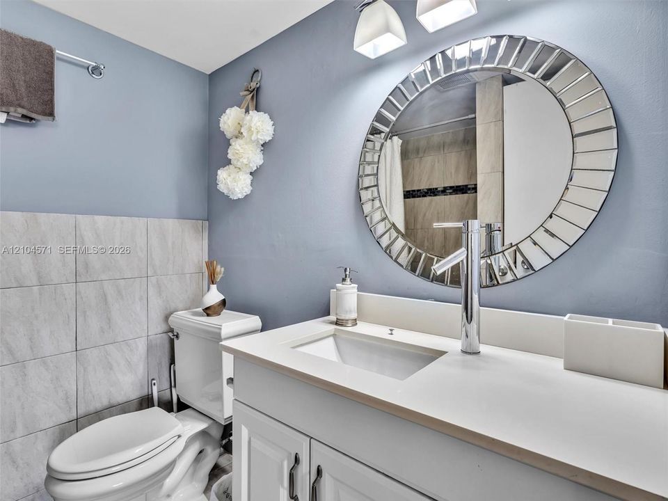 For Sale: $195,000 (2 beds, 2 baths, 950 Square Feet)