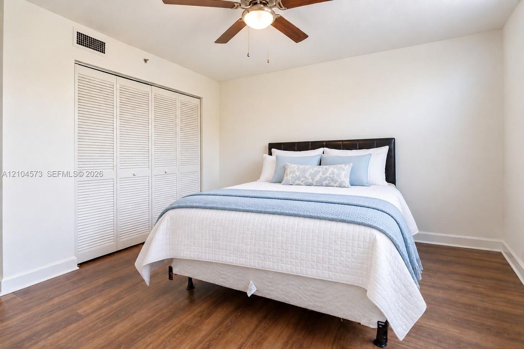 For Sale: $400,000 (2 beds, 2 baths, 1282 Square Feet)