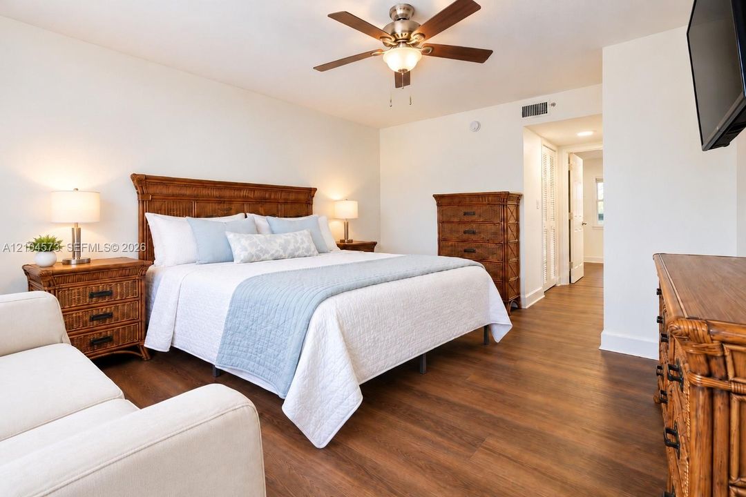 For Sale: $400,000 (2 beds, 2 baths, 1282 Square Feet)