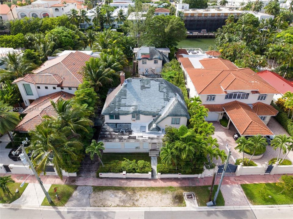 For Sale: $9,600,000 (13 beds, 10 baths, 6949 Square Feet)