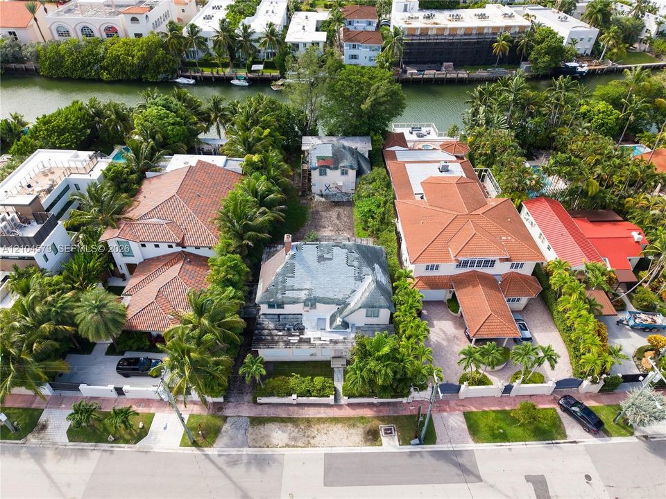 For Sale: $9,600,000 (13 beds, 10 baths, 6949 Square Feet)