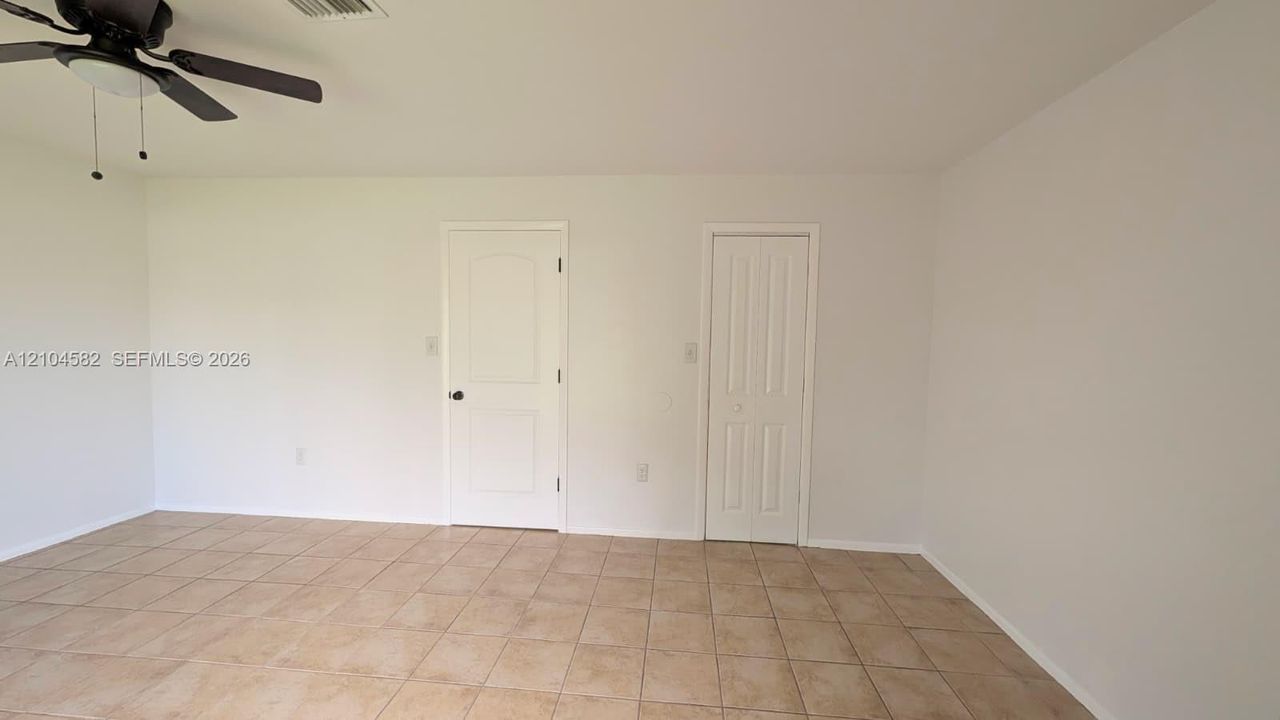For Sale: $115,000 (1 beds, 1 baths, 708 Square Feet)