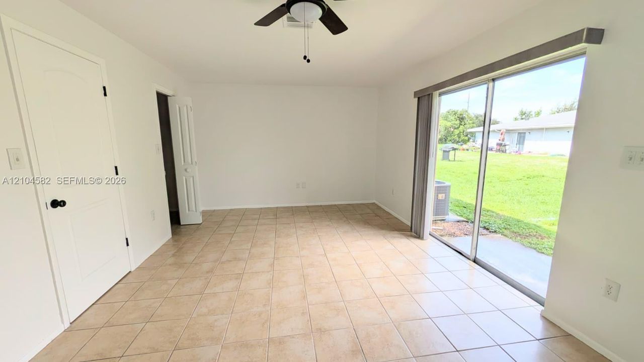 For Sale: $115,000 (1 beds, 1 baths, 708 Square Feet)