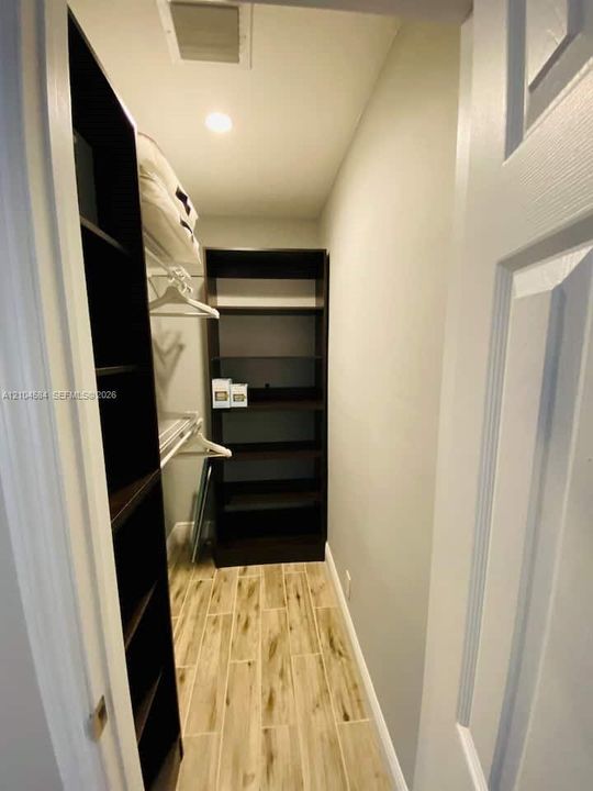 В аренду: $4,750 (3 спален, 2 ванн, 1430 Квадратных фут)