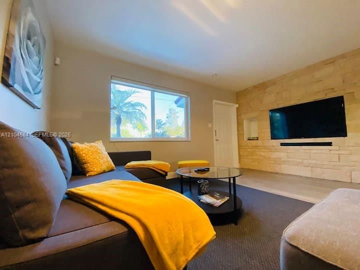 В аренду: $4,750 (3 спален, 2 ванн, 1430 Квадратных фут)