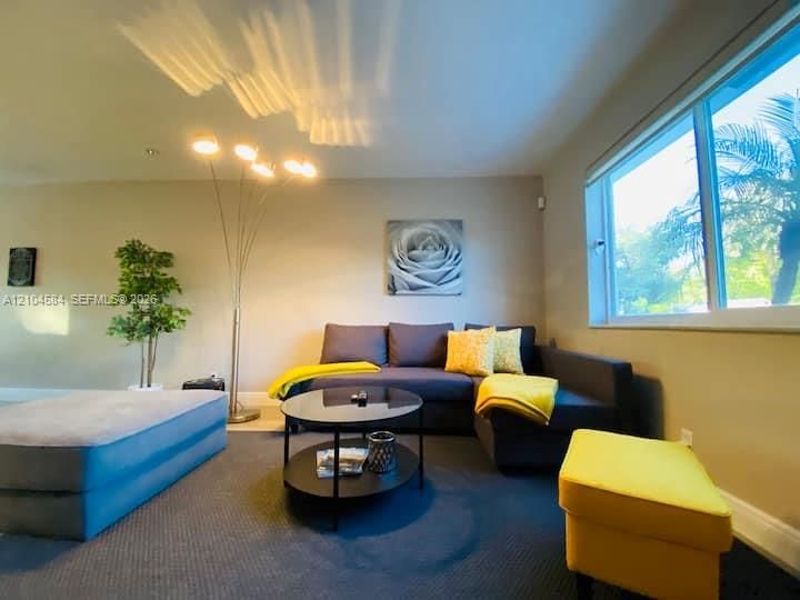 В аренду: $4,750 (3 спален, 2 ванн, 1430 Квадратных фут)