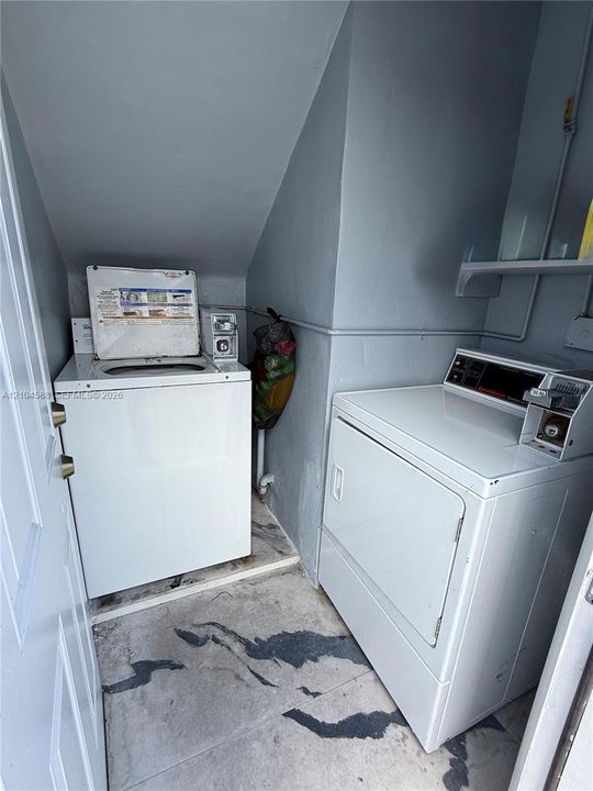В аренду: $1,900 (2 спален, 1 ванн, 4272 Квадратных фут)
