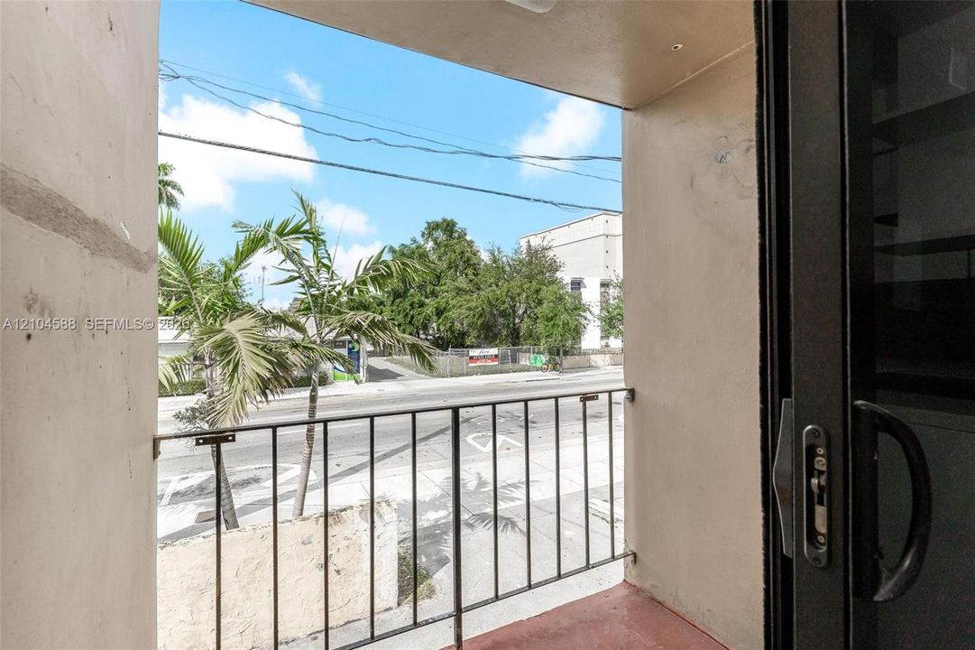 В аренду: $1,900 (2 спален, 1 ванн, 4272 Квадратных фут)