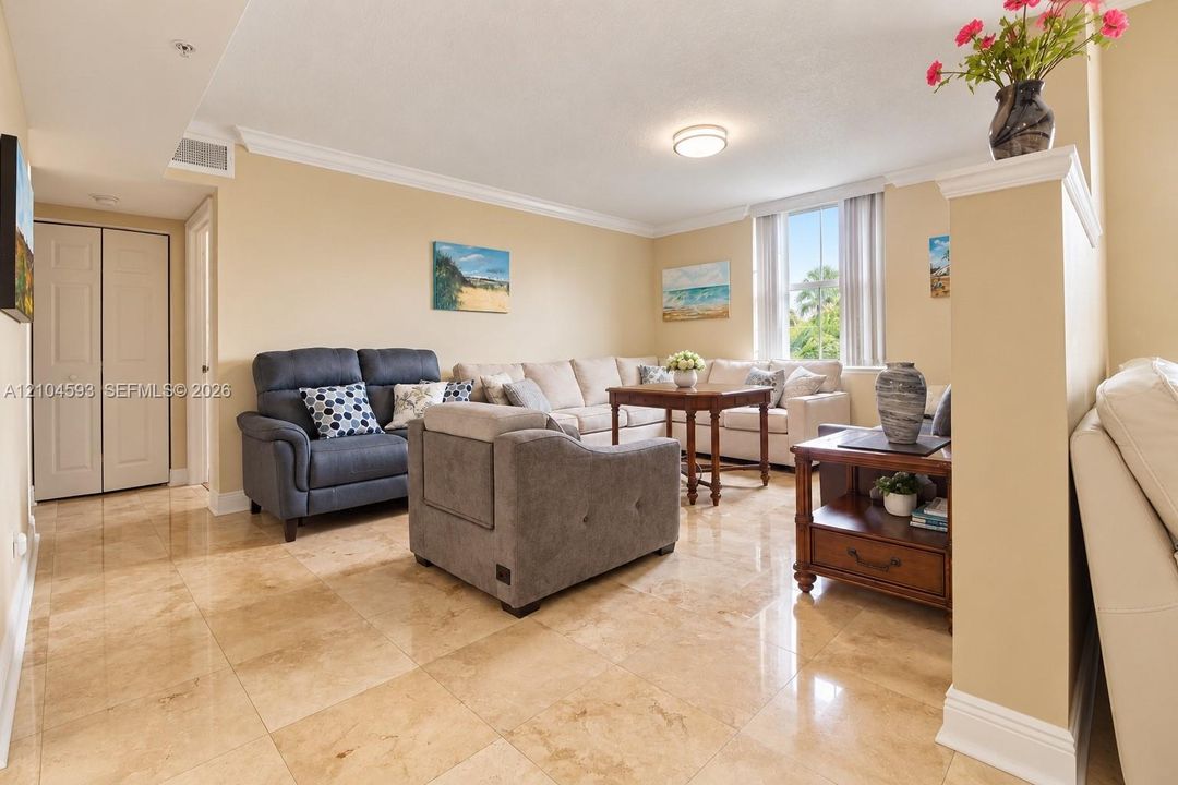 For Sale: $500,000 (2 beds, 2 baths, 1565 Square Feet)