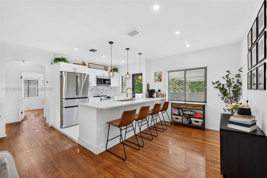 En Venta: $750,000 (3 camas, 2 baños, 1210 Pies cuadrados)