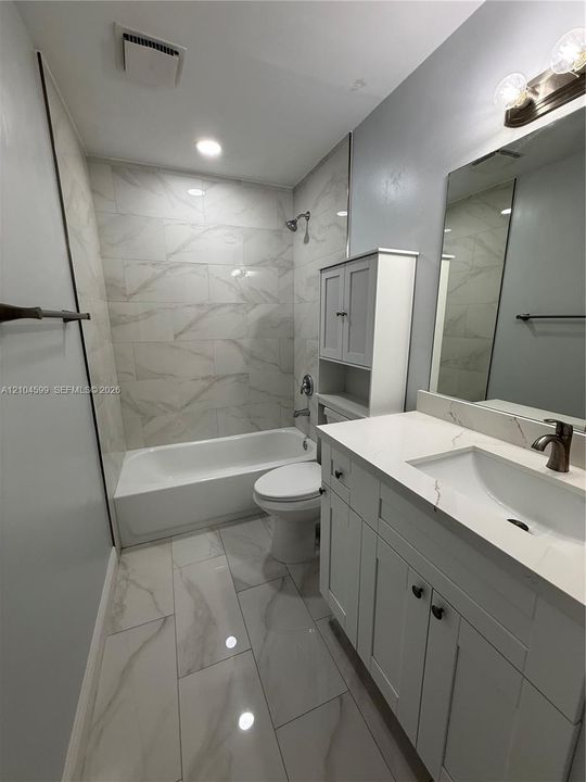 For Rent: $2,325 (2 beds, 2 baths, 1050 Square Feet)