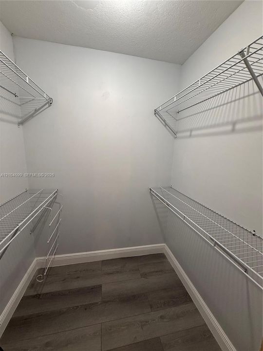 For Rent: $2,325 (2 beds, 2 baths, 1050 Square Feet)