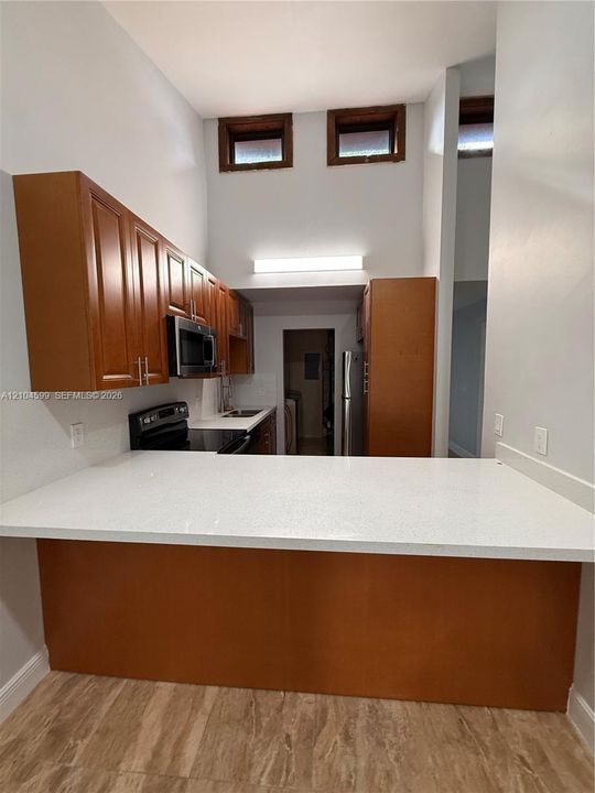 For Rent: $2,325 (2 beds, 2 baths, 1050 Square Feet)