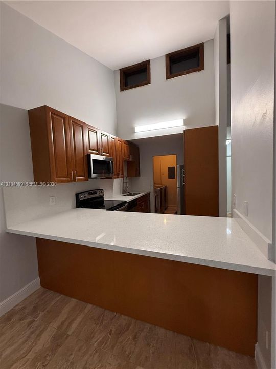 For Rent: $2,325 (2 beds, 2 baths, 1050 Square Feet)