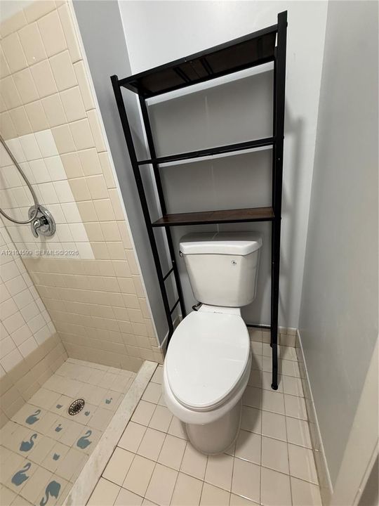 For Rent: $2,325 (2 beds, 2 baths, 1050 Square Feet)