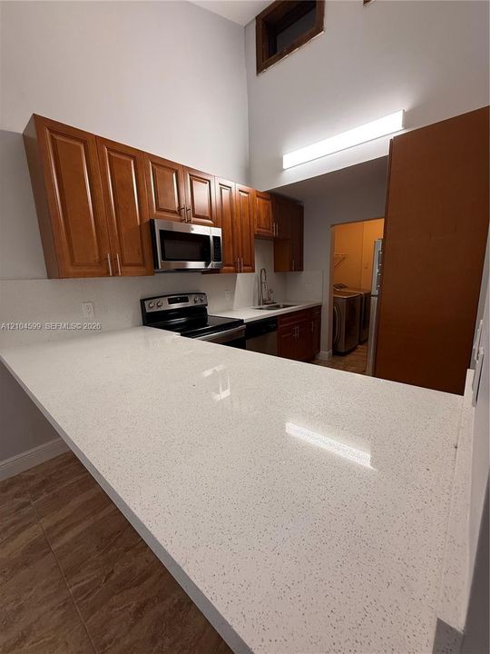For Rent: $2,325 (2 beds, 2 baths, 1050 Square Feet)