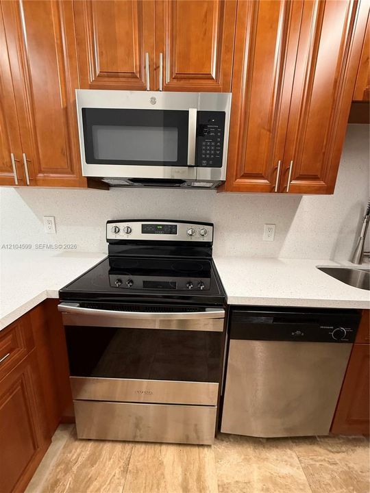 For Rent: $2,325 (2 beds, 2 baths, 1050 Square Feet)