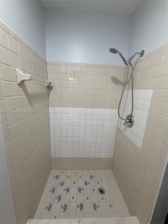 For Rent: $2,325 (2 beds, 2 baths, 1050 Square Feet)