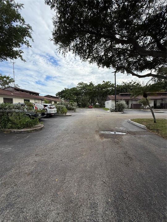 For Rent: $2,325 (2 beds, 2 baths, 1050 Square Feet)