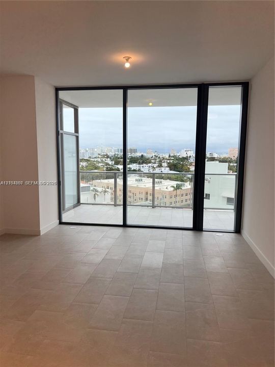 For Rent: $8,700 (1 beds, 1 baths, 732 Square Feet)