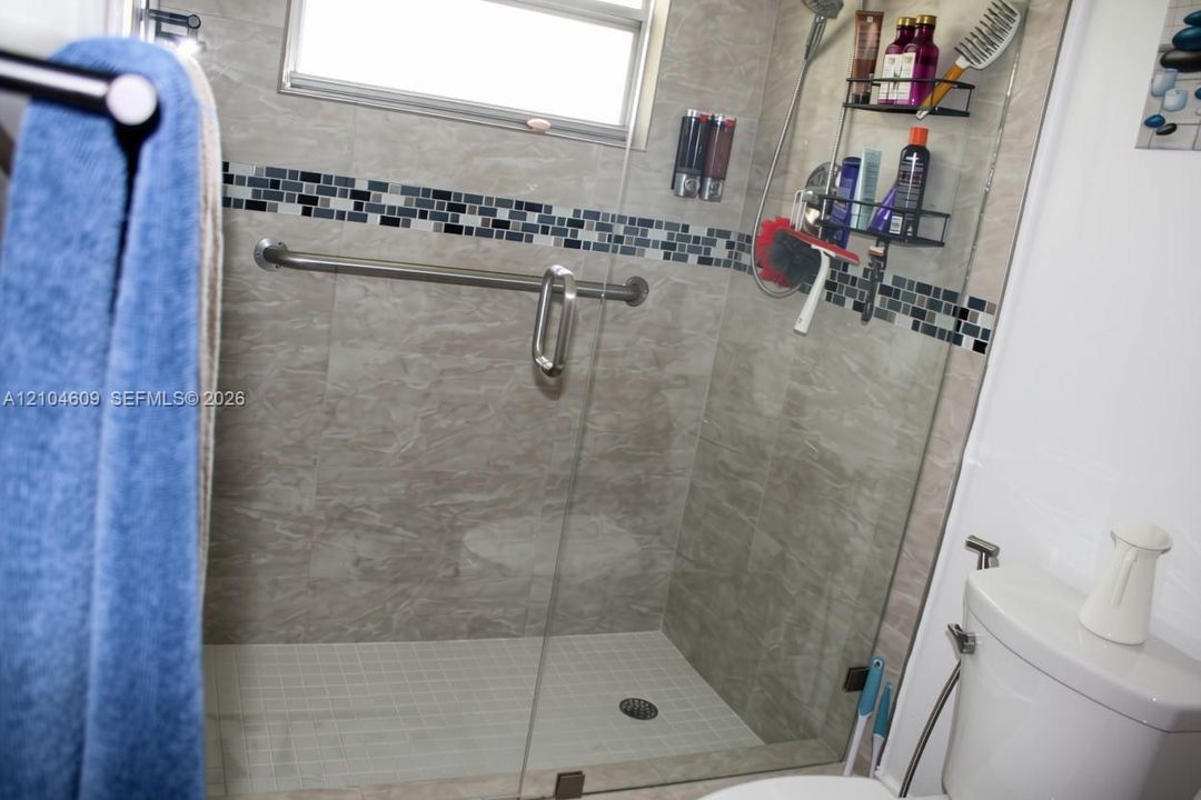 En Venta: $290,000 (2 camas, 2 baños, 1166 Pies cuadrados)