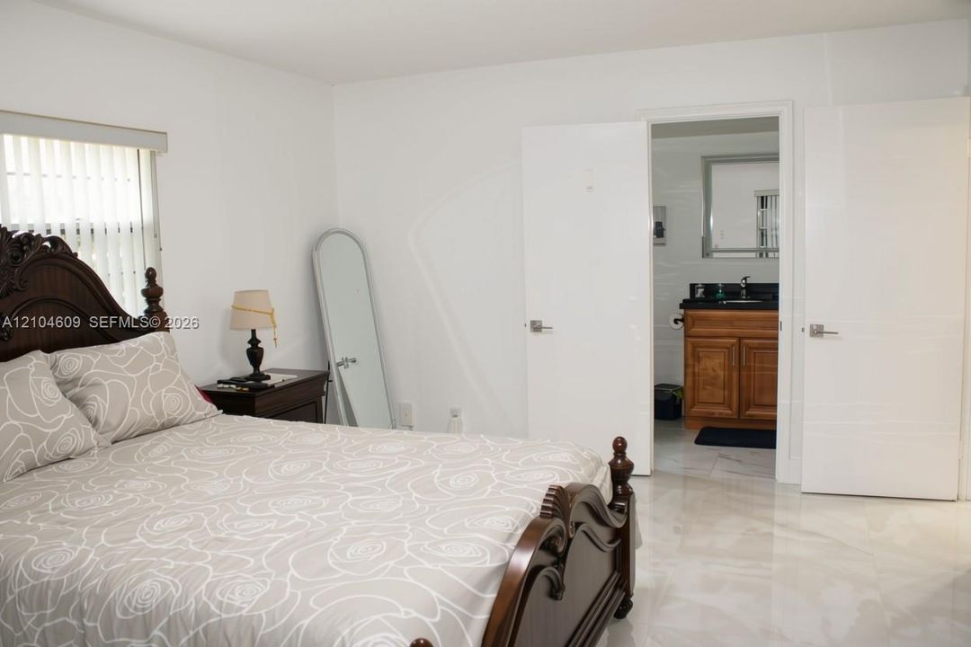 En Venta: $290,000 (2 camas, 2 baños, 1166 Pies cuadrados)