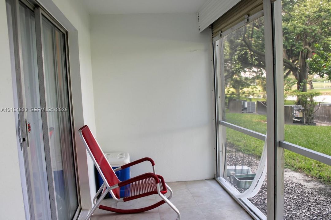 En Venta: $290,000 (2 camas, 2 baños, 1166 Pies cuadrados)