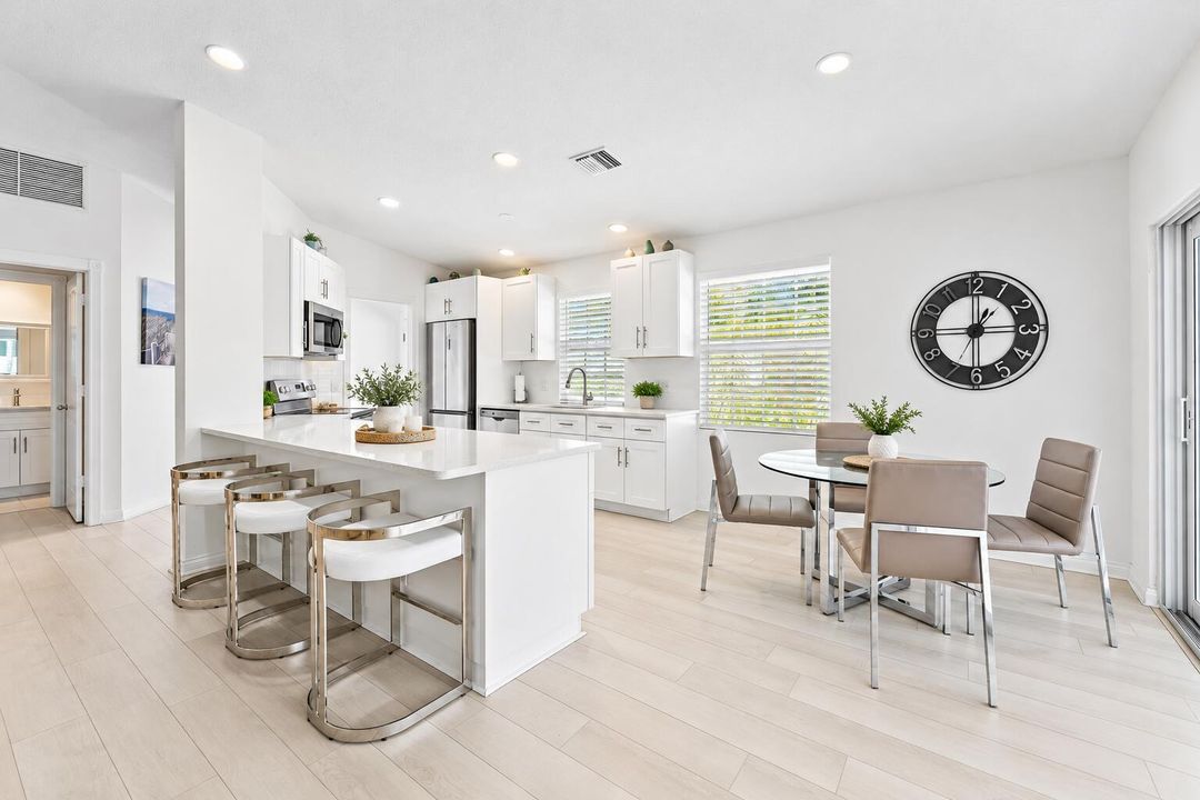 Kitchen & Dining Area