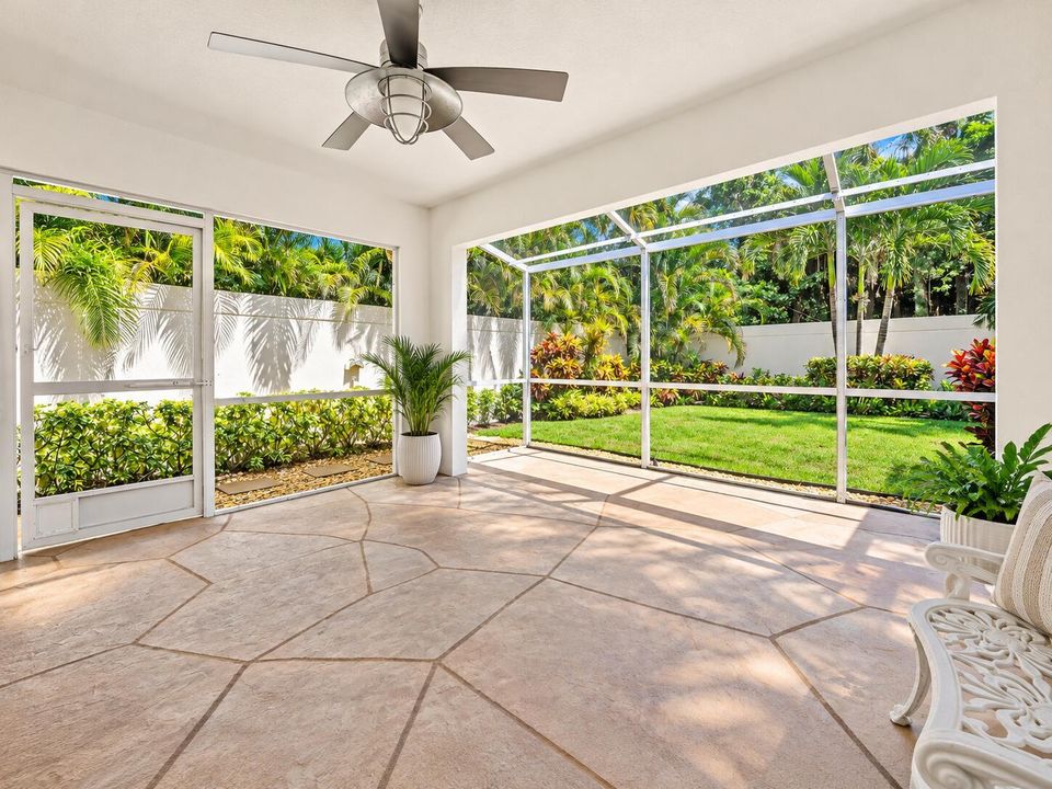 Screened in Lanai