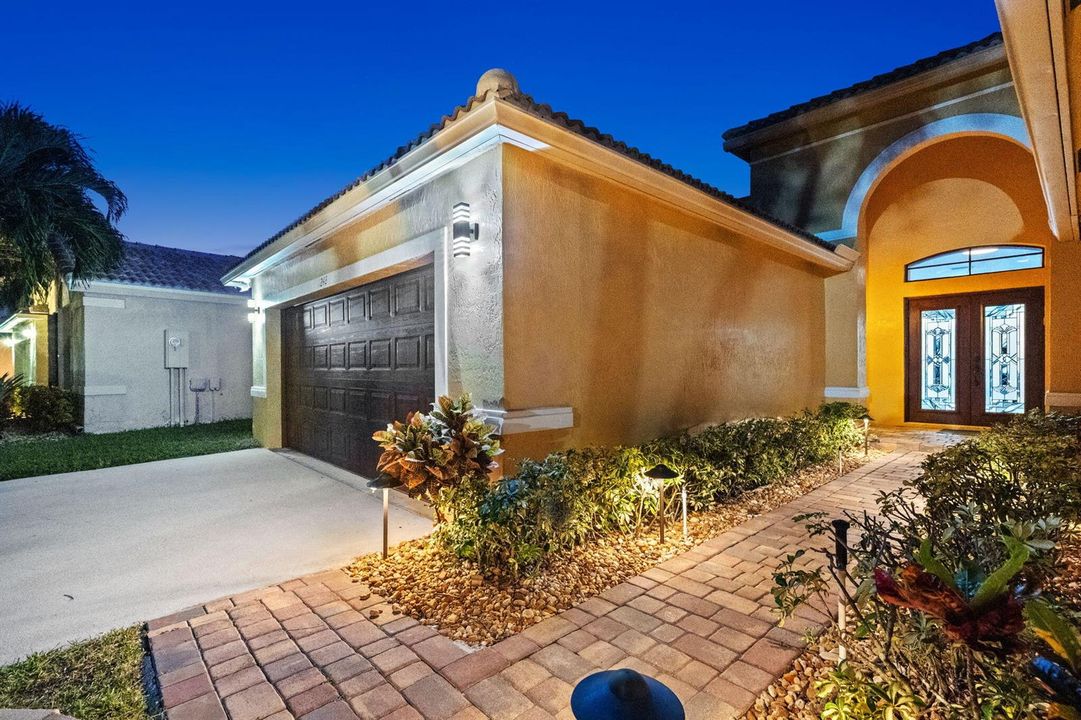 5-web-or-mls-1242-meadows-blvd