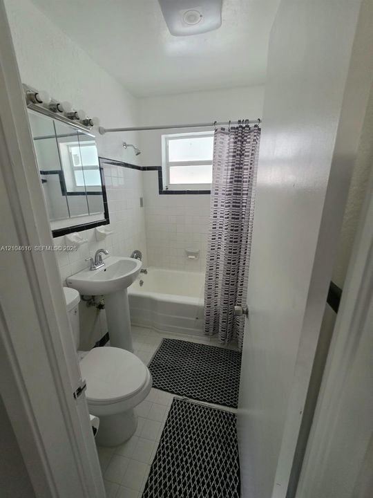 For Rent: $4,200 (4 beds, 3 baths, 1800 Square Feet)