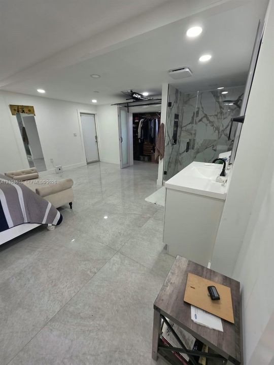 For Rent: $4,200 (4 beds, 3 baths, 1800 Square Feet)